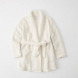 NWT Abercrombie & Fitch Sherpa Robe